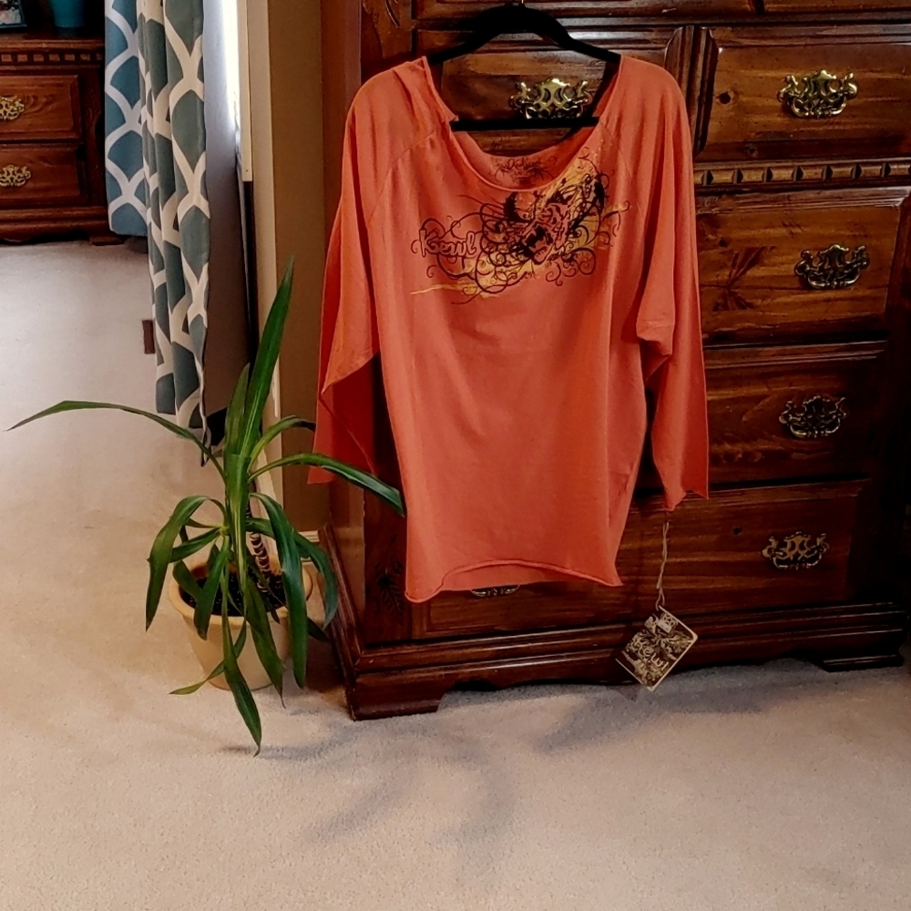 💚NWT Ladies Long Sleeve T-Shirt